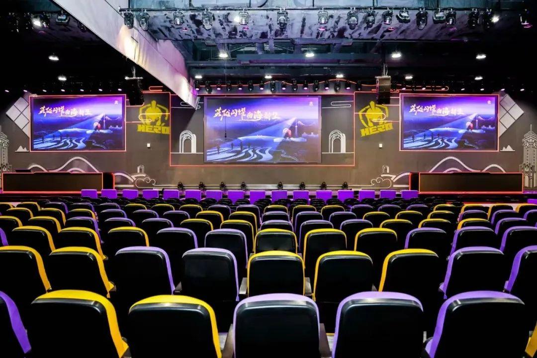 比赛背后都 比赛背后都