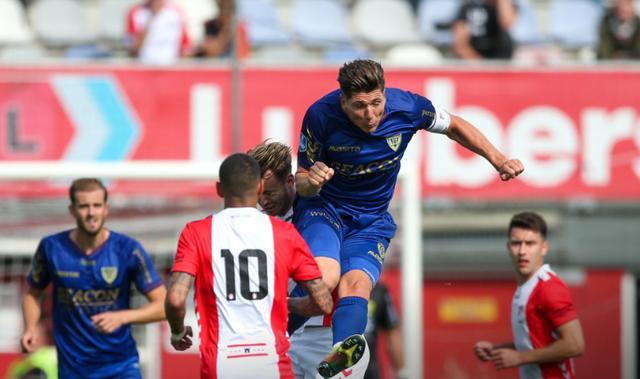 在这场复杂 在这场复杂